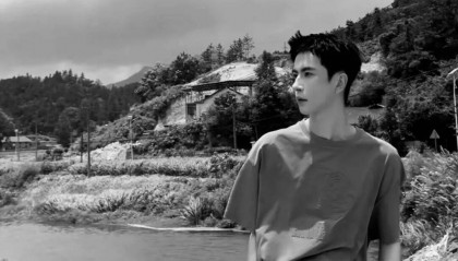 请让于朦胧安息，别再散布谣言和阴谋论了 | 新京报快评