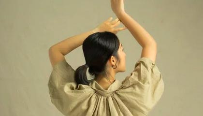 微短剧 时空对话 从沙漠变绿洲