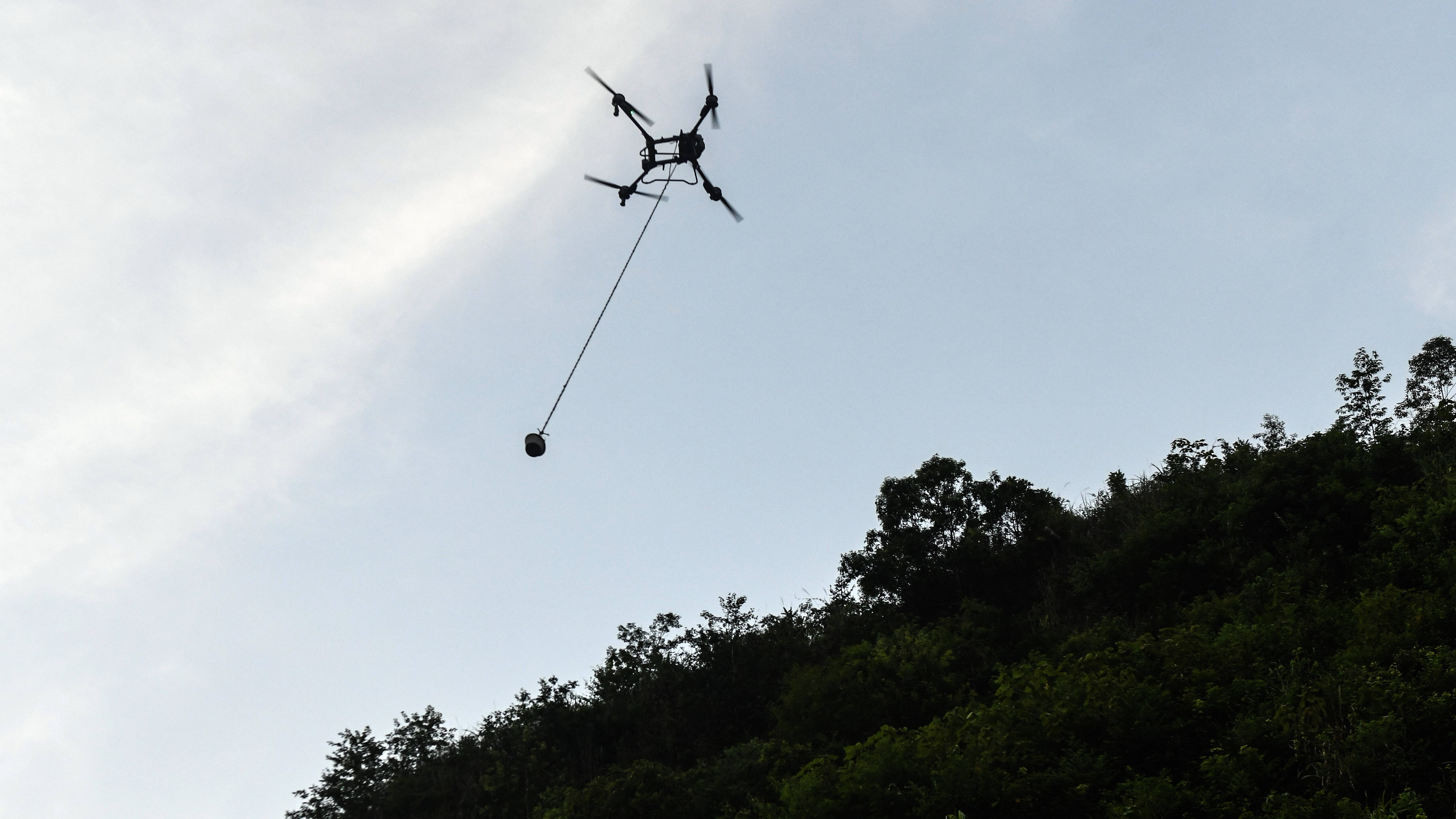 暑运“守隧人”