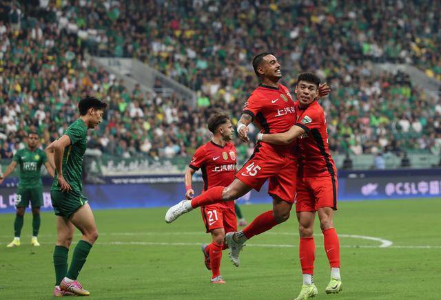 观察:当无脑进攻变身实惠足球,穆斯卡特展现战术大师功力,海港夺冠还有戏?