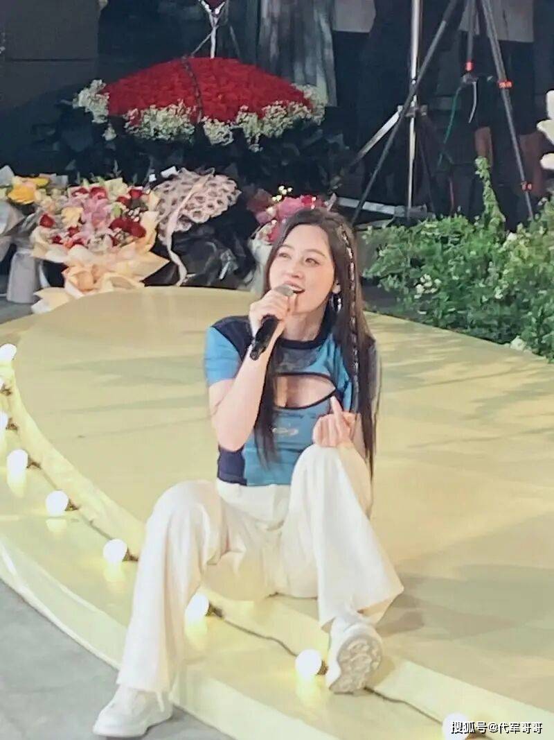 网红圈的残酷真相,在42岁唐艺身上展现得淋漓尽致,她经历了什么?