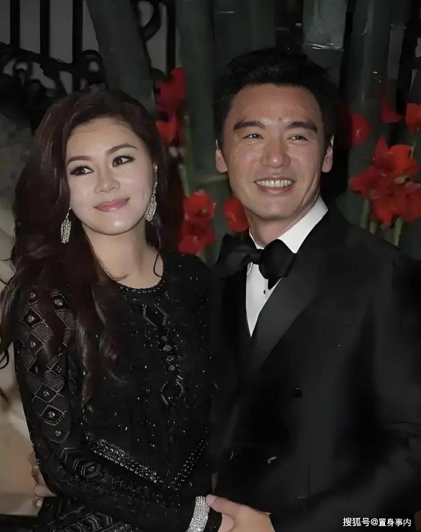 前妻掏空资产,欠债2.5亿,香港娱乐圈巨头的痛苦婚姻经历