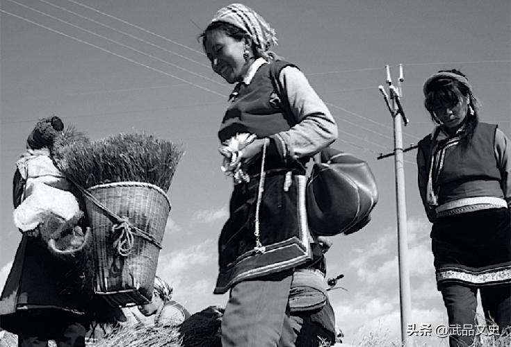 16岁侗家少女被印在人民币上,33年过去了,方知头像是自己