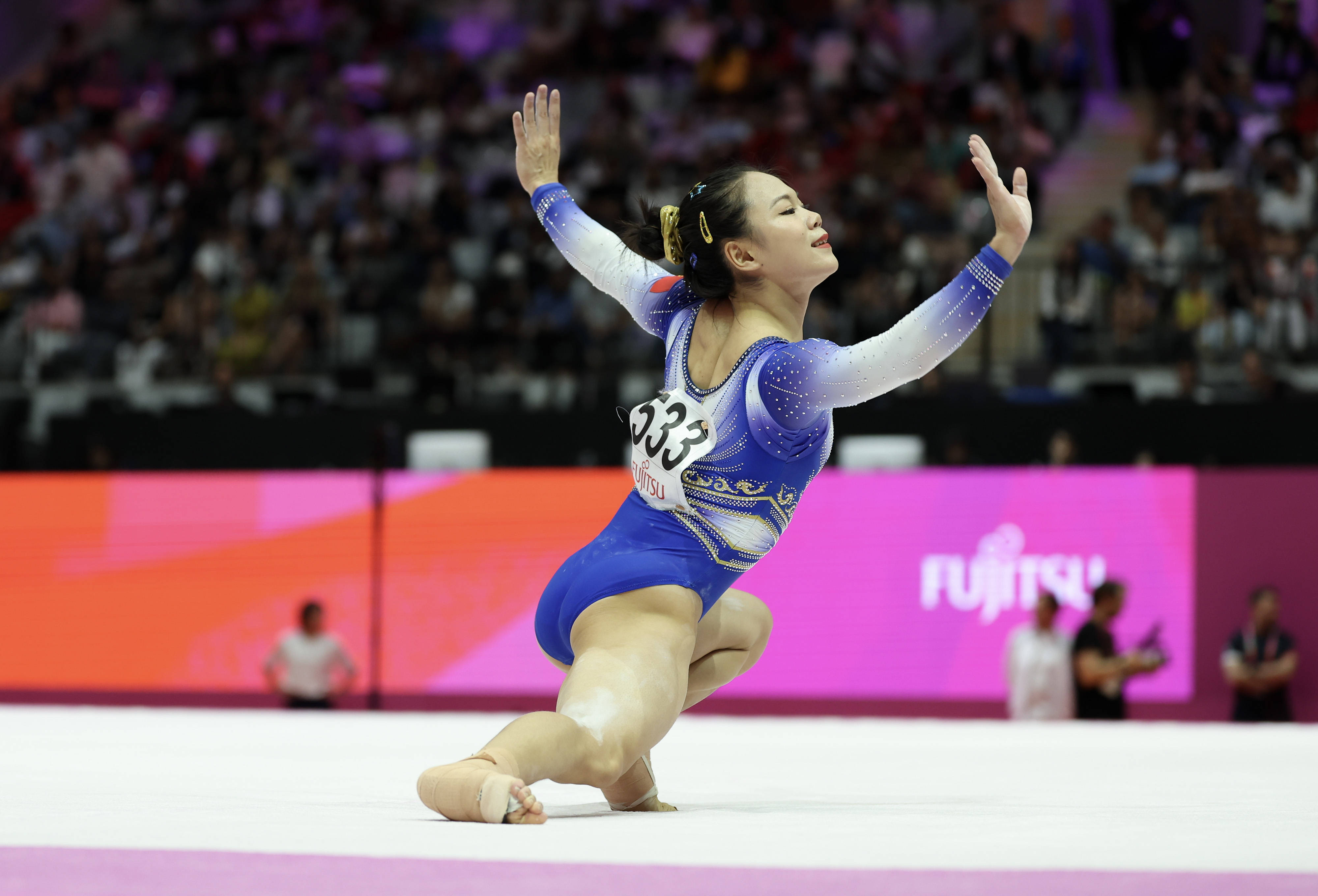 (体育)体操——世锦赛:张清颖获女子个人全能季军